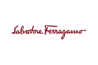 SALVATORE FERRAGAMO PRÉSENTE SES SOLAIRES EN CUIR DANS LA CAMPAGNE PUBLICITAIRE PRINTEMPS/ÉTÉ 2019